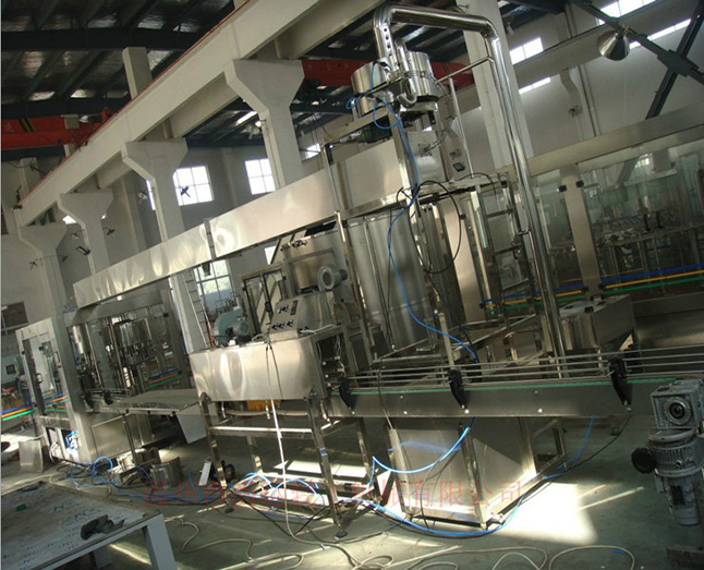 啤酒-皇冠蓋三合一灌裝機(jī)2.jpg